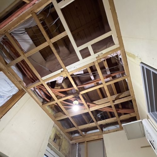 ガスの暖房配管・エアコンの配線完了!